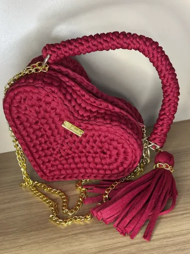 Bolsa feita de crochê