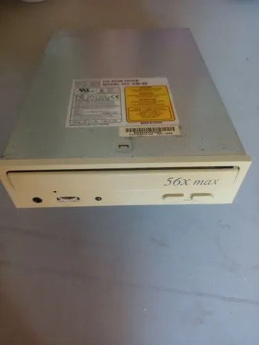 Drive CD-ROM 56x ide antigo