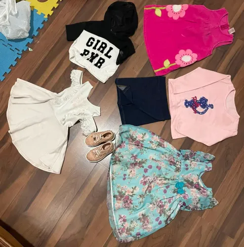 LOTE 01 ROUPAS INFANTIS FEMININAS ?