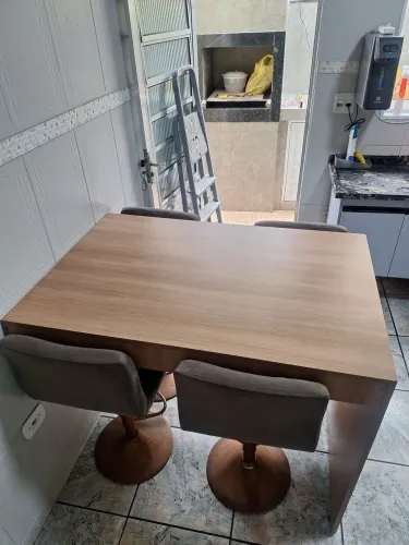 Mesa balcao de marcenaria nova linda madeira com cadeira p/ bancada