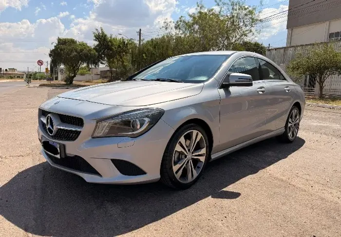 Mercedes-Benz CLA-200 Urban 1.6 TB 16v/flex Aut. 2015