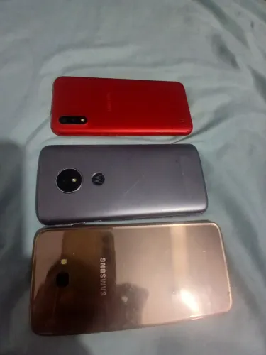 3 telefone por 200