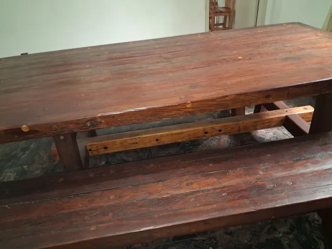 Mesa rústica de dormente