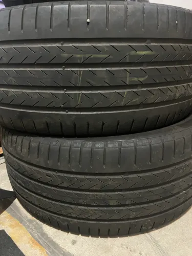 Pneus 245/40 20 em ótimo estado