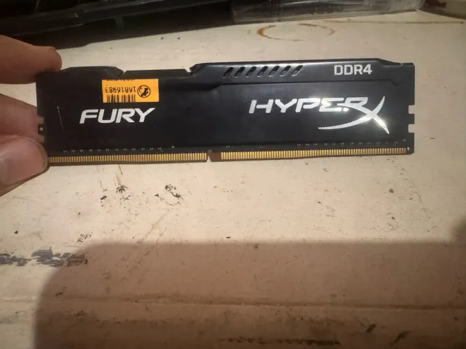 Memória RAM 8GB DDR4 2400 Hyperx 1.2