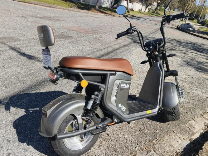 Moto x15 1000w com 250 km USADA oucas vezes cor cinza. Moto praticamente zera