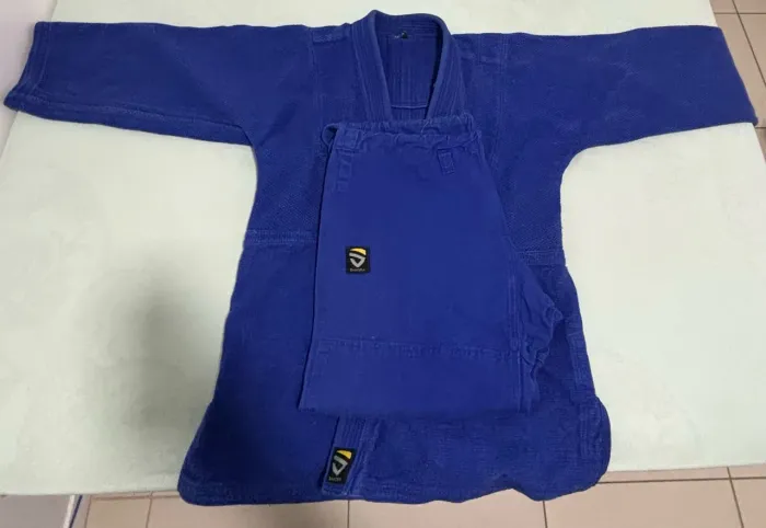 Kimono Jiu-jitsu Azul Tamanho A1 -Bom Estado