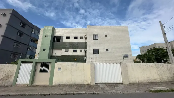 Apartamento de 2 quartos ventilado no Pedro Gondim
