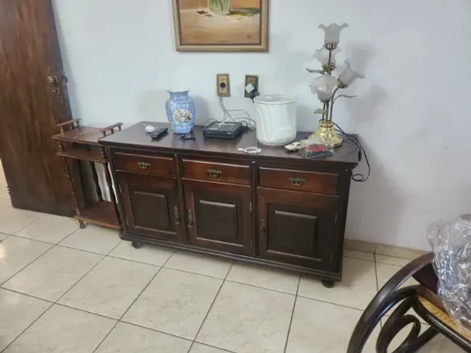 buffet em madeira maciça