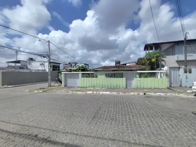 OPORTUNIDADE IMPERDIVEL!! CASA 390M² 4 QUARTOS 2 SUITES 4 VAGAS BEM LOCALIZADA EM JARDIM S