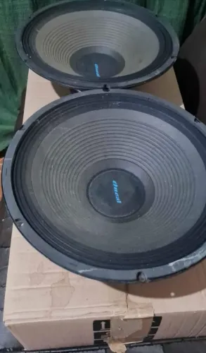 Par de Alto-Falantes Oneal 15" 250 RMS CADA