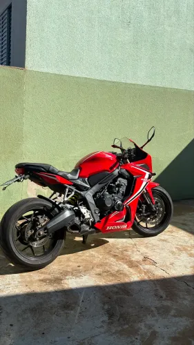Vendo ou troco CBR 650 R 2021