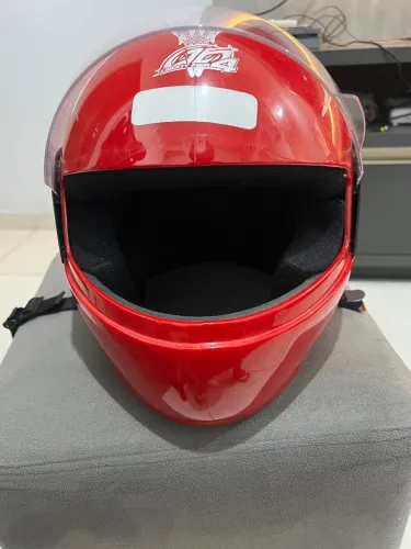 Capacete Vermelho Fechado com Viseira - Ótimo Estado