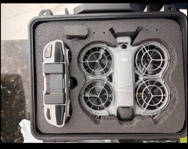 Drone Dji Neo 2 Fly More Combo Controle S/ Tela Br Cinza. 