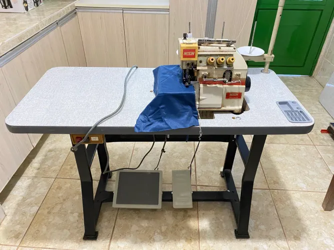 VENDO Máquina Overloque Nissin