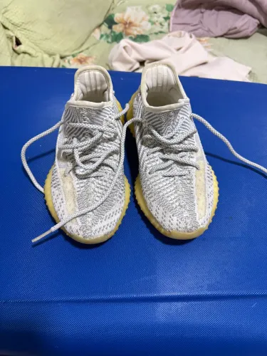 Tênis adidas yeezy boost