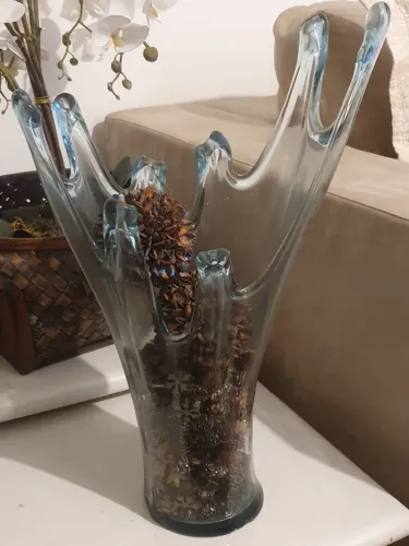 Belíssimo vaso de vidro soprado