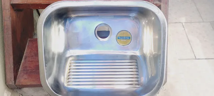 TANQUE DE ROUPA DA MARCA TRAMONTINA AINDA COM ETIQUETA ESTÁ NOVINHO PRONTO PRA USADO
