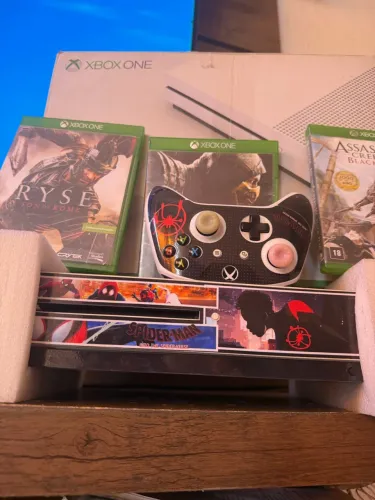 Xbox One S com jogos e garantia.