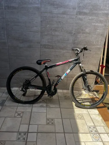 Bicicleta de Trilha nova para sair rápido 