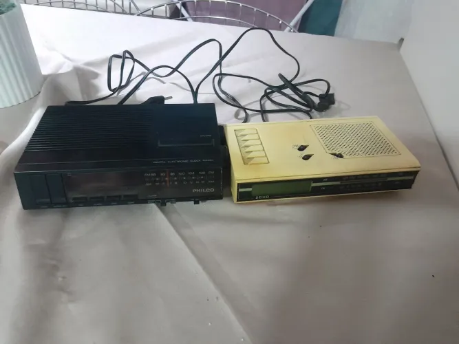 Radio relogio antigo