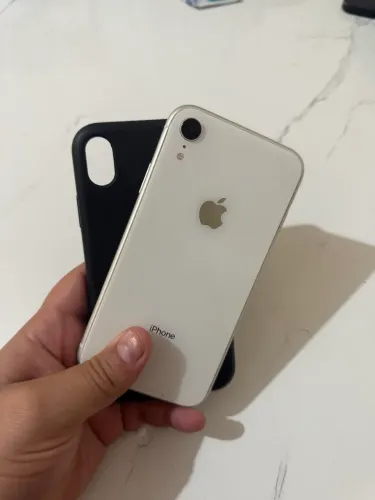 iPhone XR 128GB branco funcionando tudo 