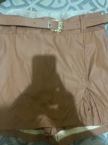 Vendo short de couro número 46 comprei e não gostei