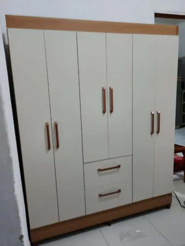 O Guarda-Roupa Perfeito para Quem Busca Espaço e Qualidade