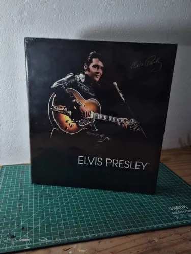 Elvis Presley - História, Discografia, Fotos e Documentos (Lacrado)