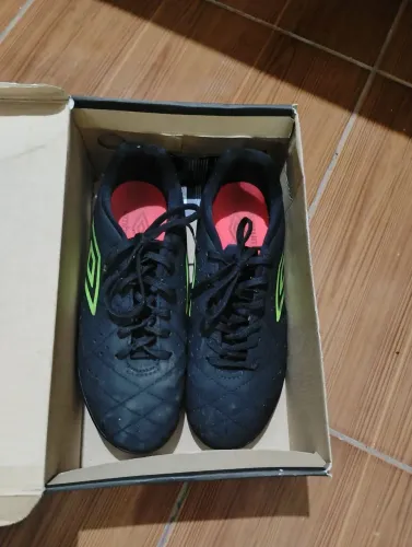 Chuteira de Society Umbro Original 