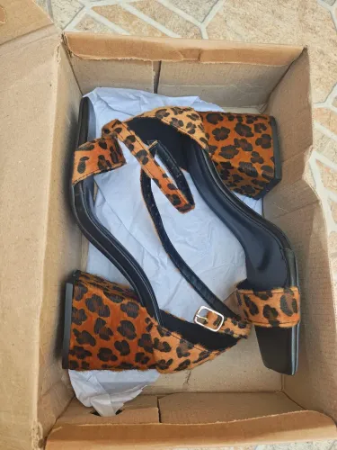 Sandália animal print onça n° 34 Nova