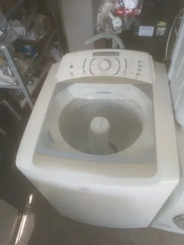 Vende máquina de lavar roupa 