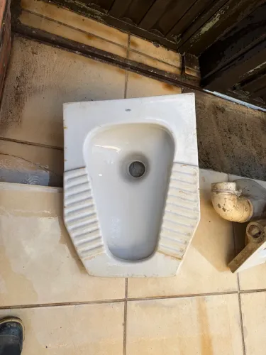 Duas unidades de Vaso Sanitário Turco (de chão)