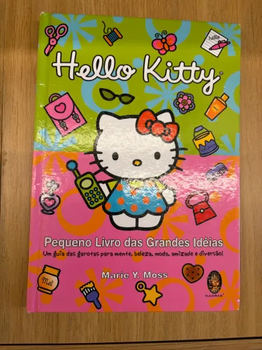 Livro Hello Kitty, capa dura.