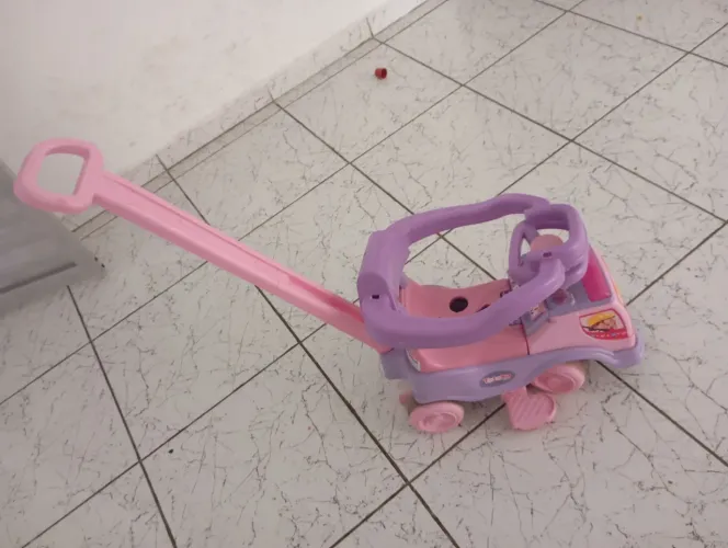 Vendo esse carro de bebê de passeio
