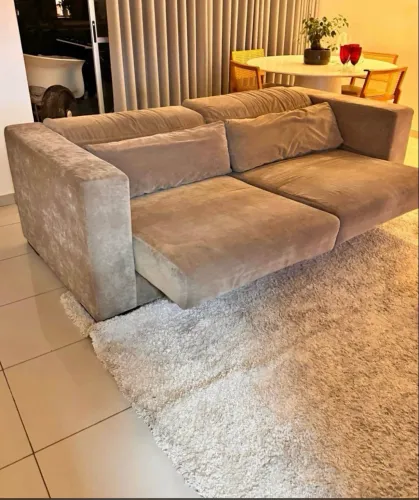 Sofá tok stok bege 