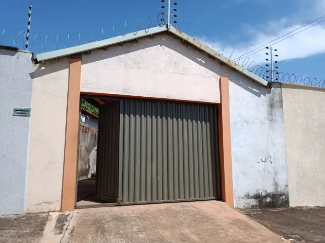 Alugo casa no Santa Fe 4