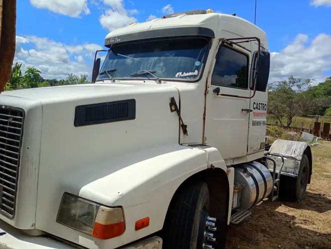 Vende-se volvo EDC 320