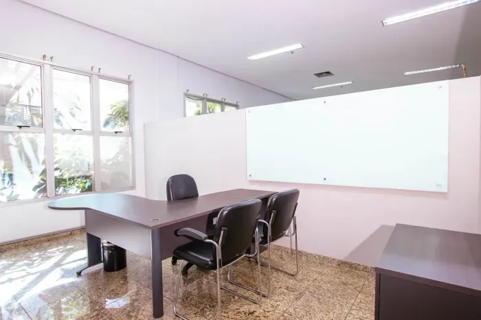 Salas privativas mobiliadas para empresas