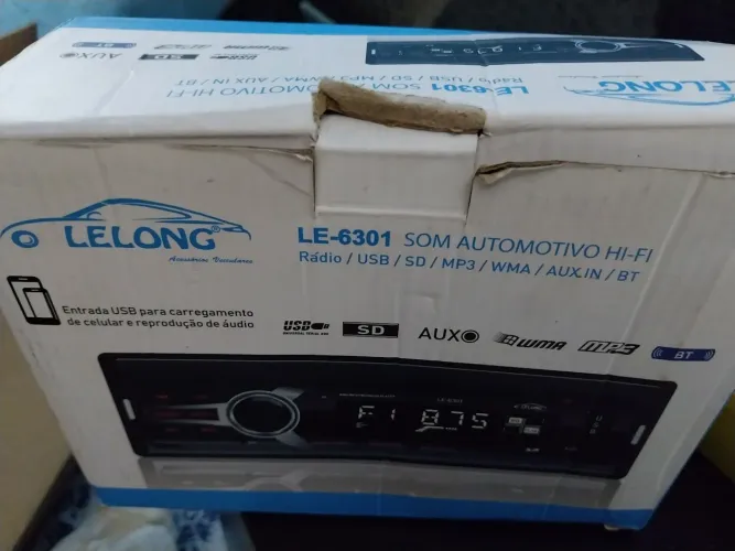 Rádio automóvel novo