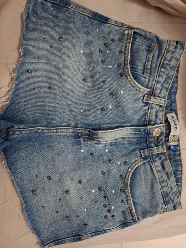 Short jeans com brilho