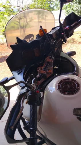 Vendo ou troco por carro popular de igual valor ou menor com volta. 