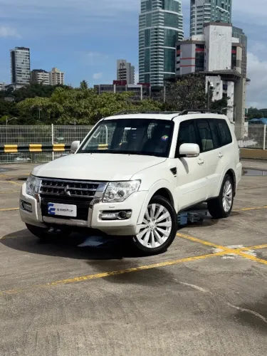 Mitsubishi Pajero HPE Full 3.2 4X4 T.i.dies. 5P AUT 2015