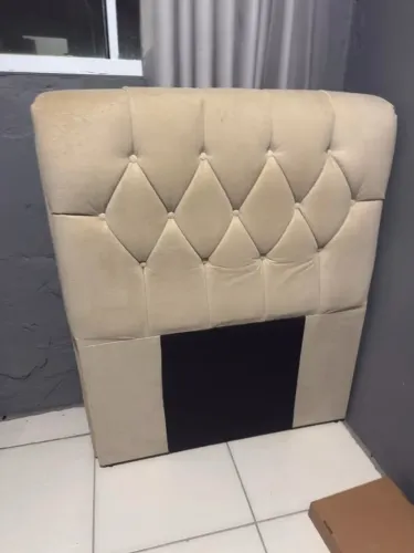 Cabeceira de Solteiro Capitonê Bege (Suede/Veludo) - Lindo Desapego!