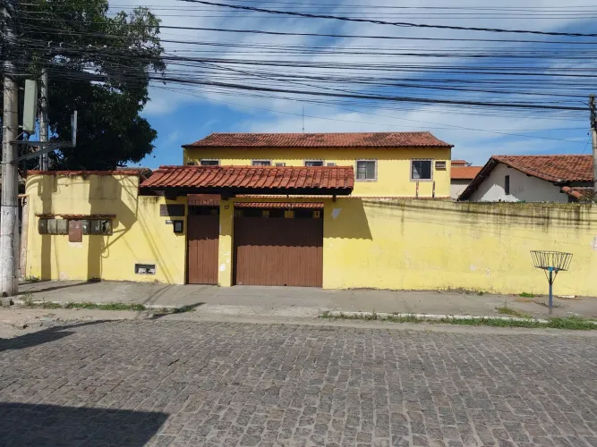 Casa de 2 quartos, em Cabo Frio, próximo a praia do forte.