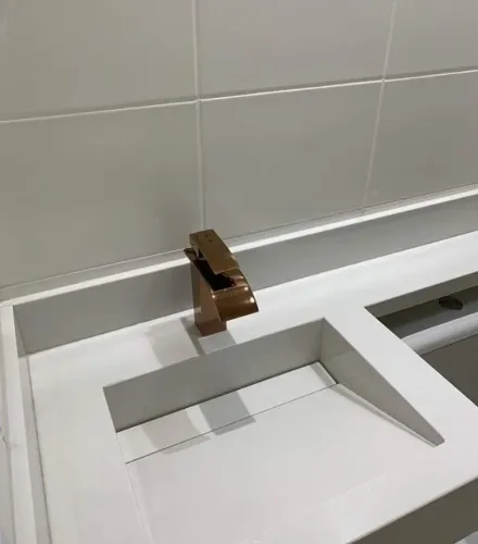 Bancadas, pias, lavatórios