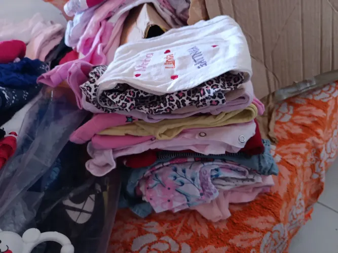 Doação de roupa de bebe menina