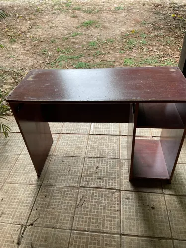 Rack de madeira usado. Preço: R$ 60,00