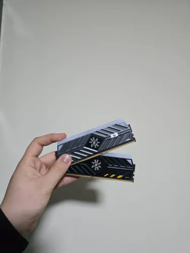 Memória ram 16GB ddr4 3000MHZ 2X8 XPG RGB 2x8