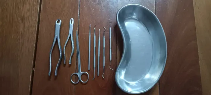 Kit instrumental para auxilio de limpeza de tártaro veterinário
